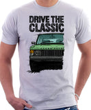 Drive The Classic Range Rover Classic Mid Model. T-shirt in White Color.